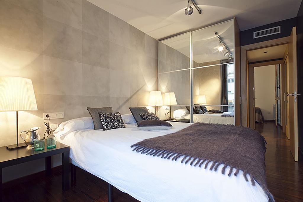 Apartment Barcelona Rentals - Sarria Apartments Near Center ภายนอก รูปภาพ