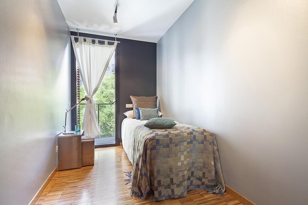 Apartment Barcelona Rentals - Sarria Apartments Near Center ภายนอก รูปภาพ
